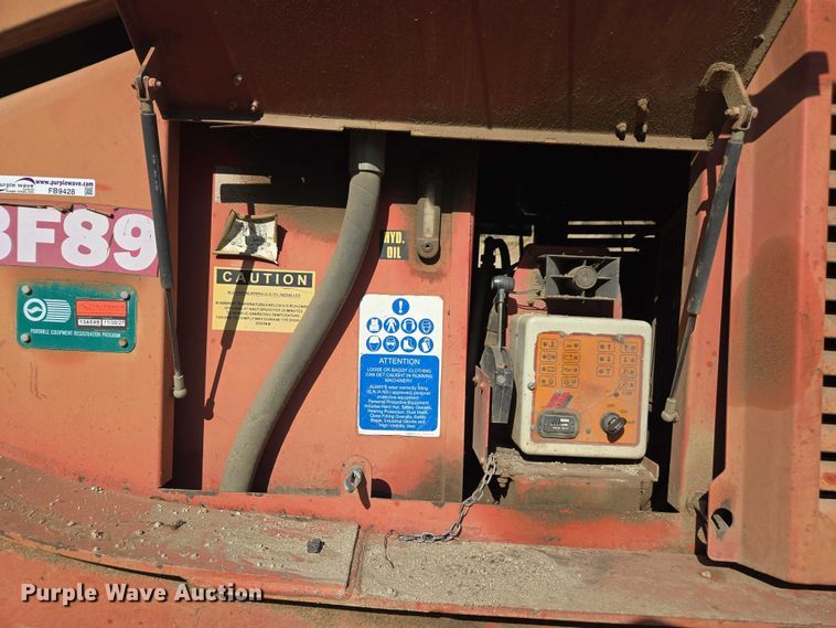 image for item FB9428 2006 Extec S3 74.9KW mobile screening plant