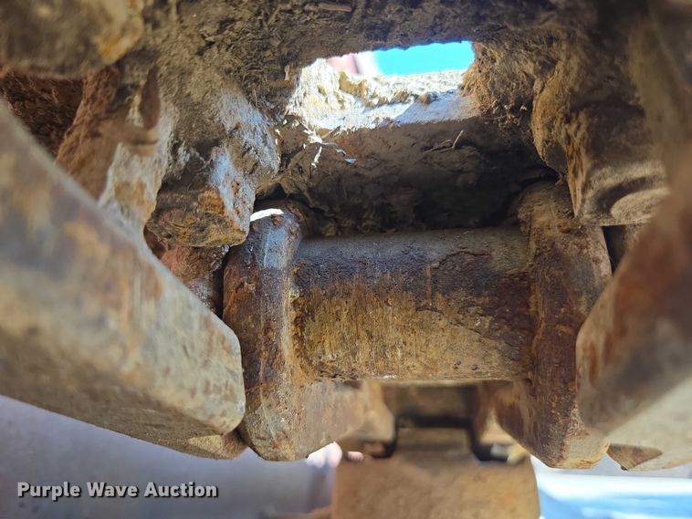 image for item FB9428 2006 Extec S3 74.9KW mobile screening plant