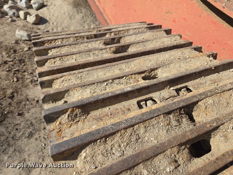 image for item FB9428 2006 Extec S3 74.9KW mobile screening plant