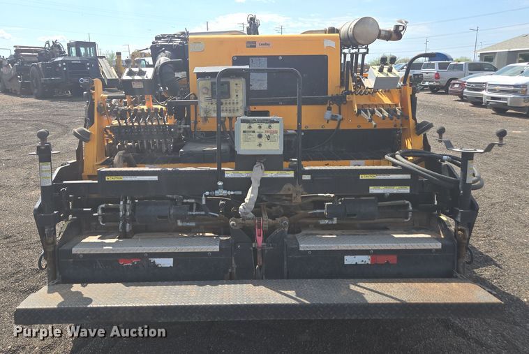 image for item FB9436 2015 Lee-Boy 8510C paver