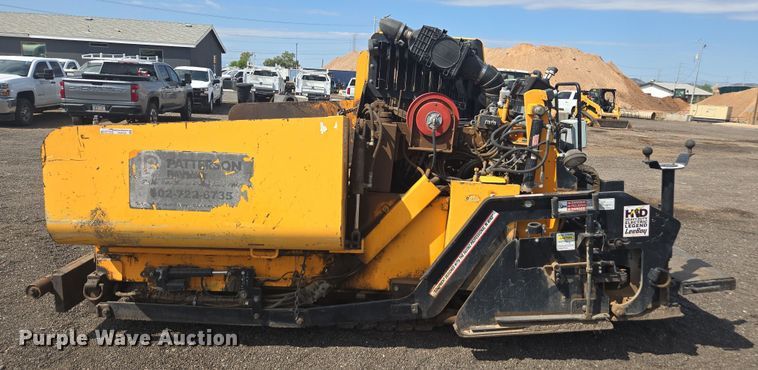 image for item FB9436 2015 Lee-Boy 8510C paver