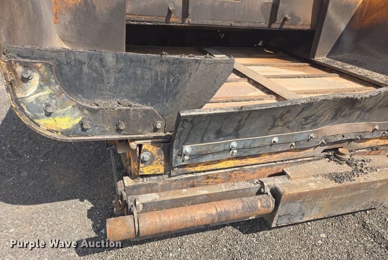 image for item FB9436 2015 Lee-Boy 8510C paver