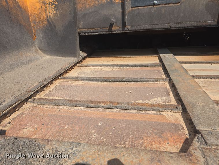 image for item FB9436 2015 Lee-Boy 8510C paver