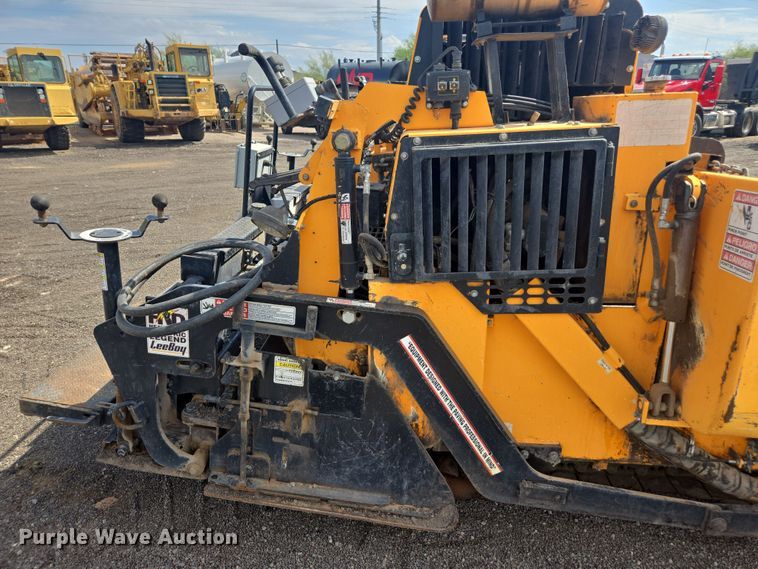 image for item FB9436 2015 Lee-Boy 8510C paver