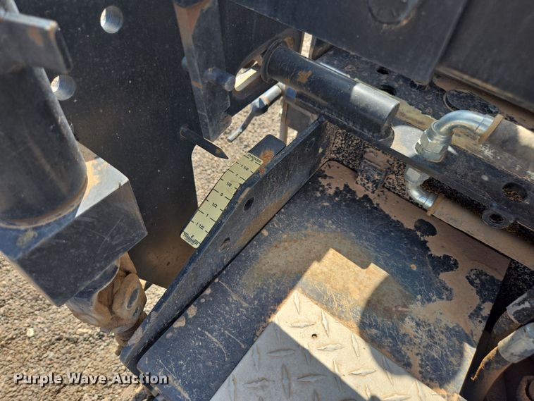 image for item FB9436 2015 Lee-Boy 8510C paver