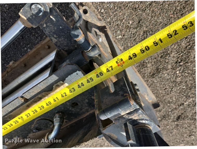 image for item FB9436 2015 Lee-Boy 8510C paver