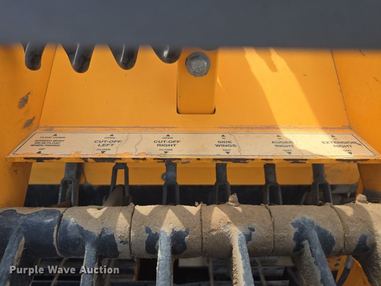 image for item FB9436 2015 Lee-Boy 8510C paver