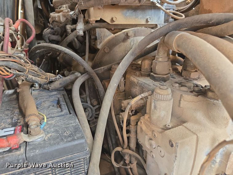 image for item FB9436 2015 Lee-Boy 8510C paver