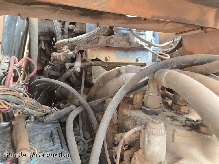 image for item FB9436 2015 Lee-Boy 8510C paver