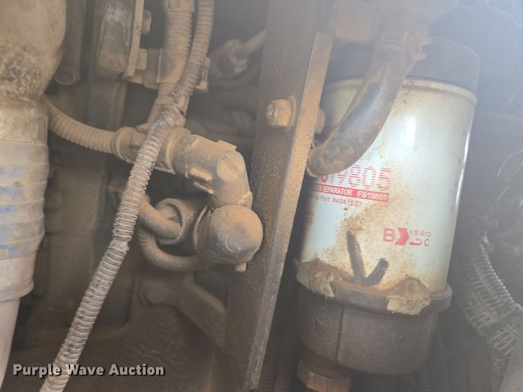 image for item FB9436 2015 Lee-Boy 8510C paver