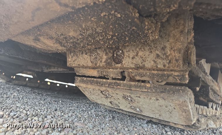 image for item FB9436 2015 Lee-Boy 8510C paver