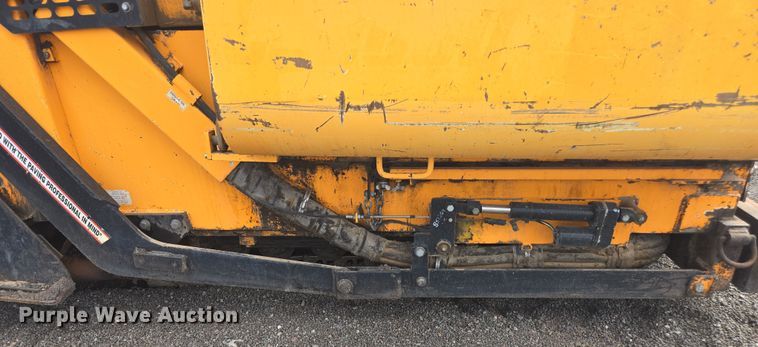 image for item FB9436 2015 Lee-Boy 8510C paver