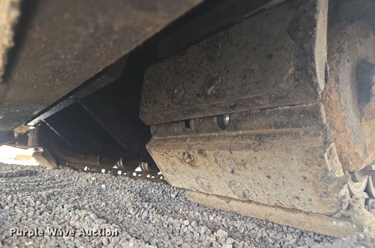 image for item FB9436 2015 Lee-Boy 8510C paver