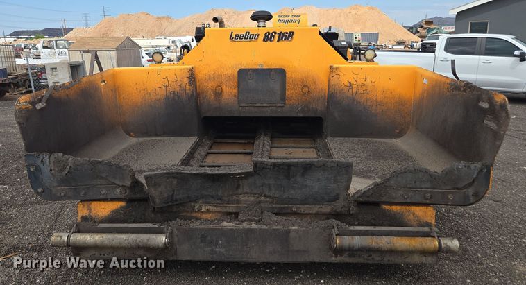 image for item FB9437 2015 Lee-Boy 8616B paver