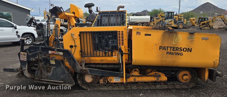 image for item FB9437 2015 Lee-Boy 8616B paver