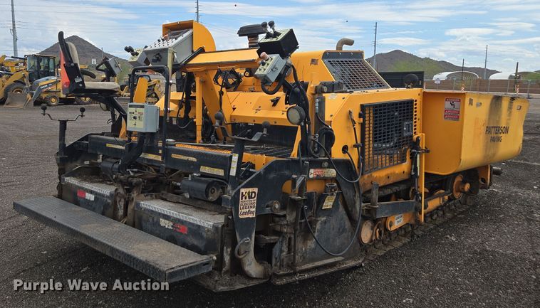 image for item FB9437 2015 Lee-Boy 8616B paver