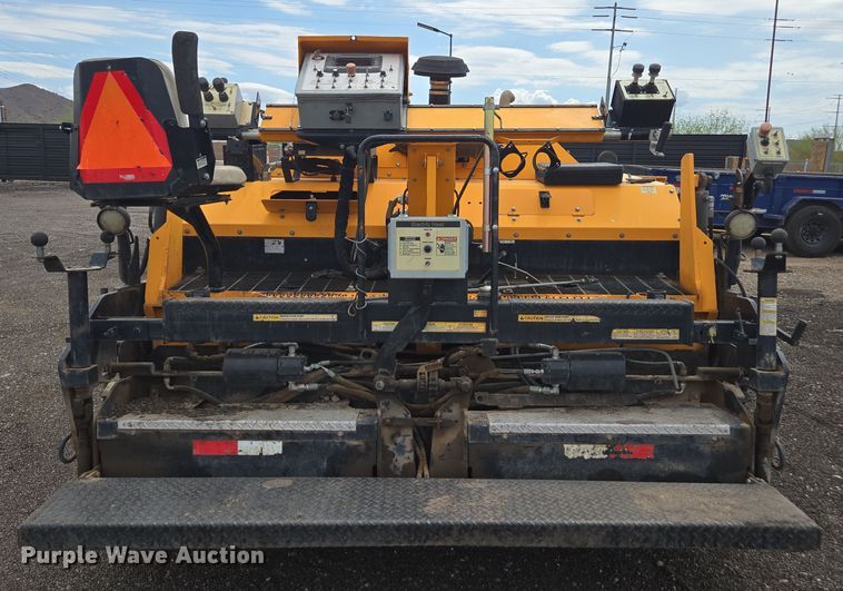 image for item FB9437 2015 Lee-Boy 8616B paver