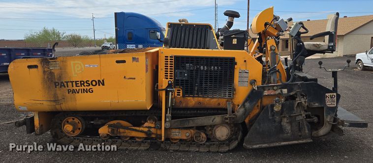 image for item FB9437 2015 Lee-Boy 8616B paver