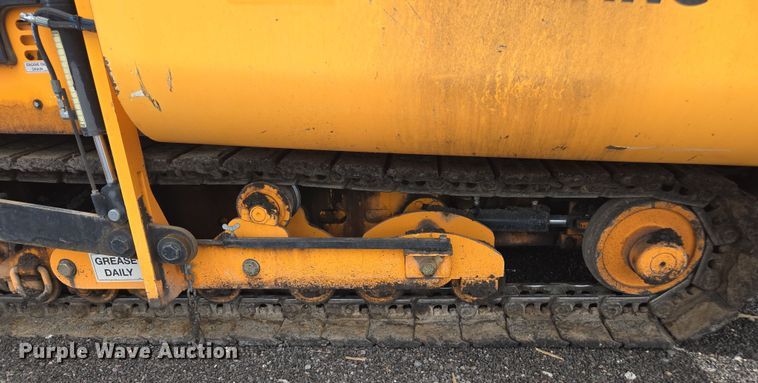 image for item FB9437 2015 Lee-Boy 8616B paver