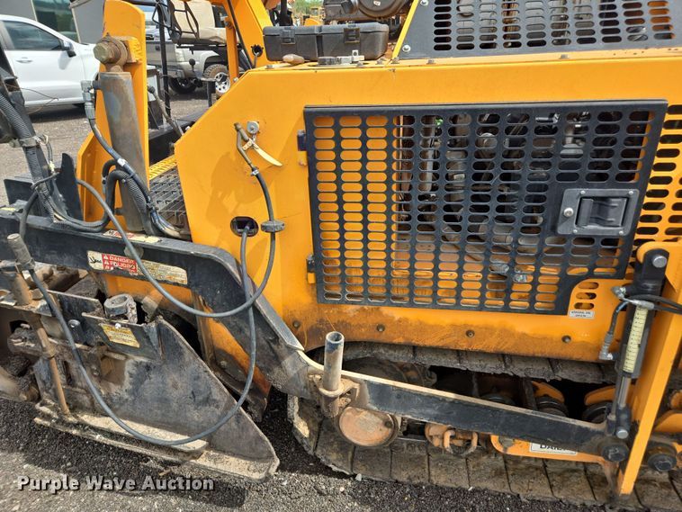 image for item FB9437 2015 Lee-Boy 8616B paver