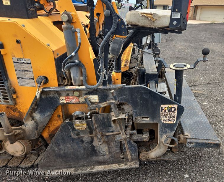 image for item FB9437 2015 Lee-Boy 8616B paver