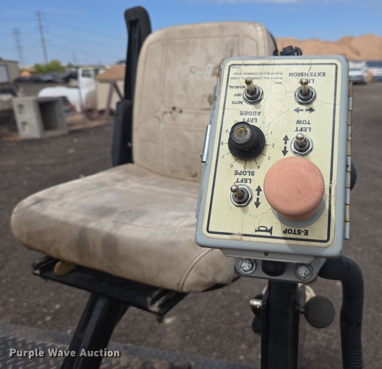 image for item FB9437 2015 Lee-Boy 8616B paver