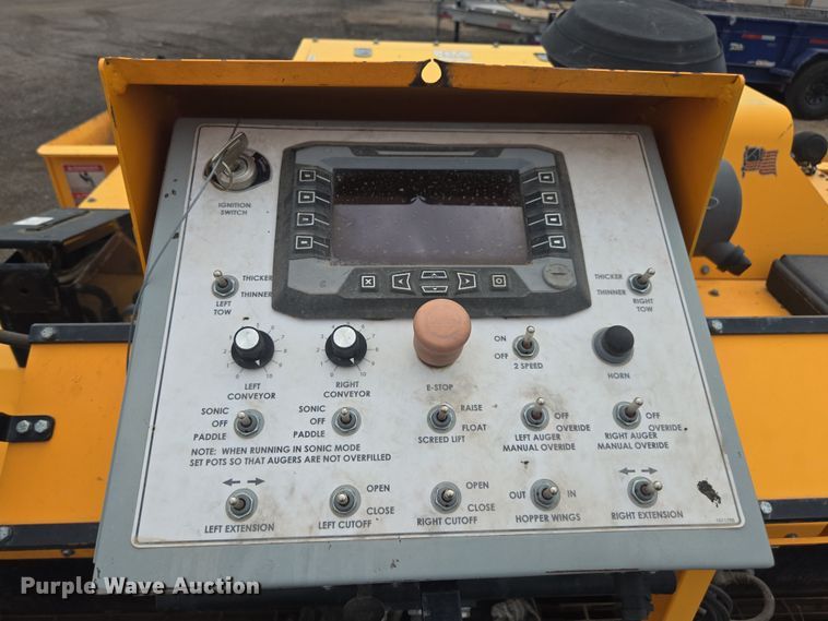 image for item FB9437 2015 Lee-Boy 8616B paver