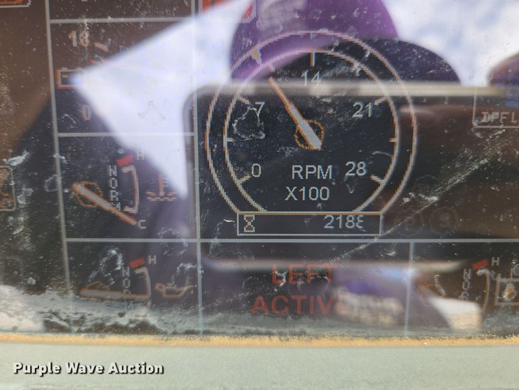 image for item FB9437 2015 Lee-Boy 8616B paver