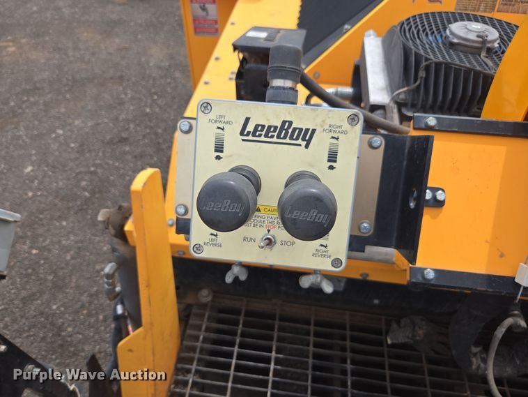 image for item FB9437 2015 Lee-Boy 8616B paver