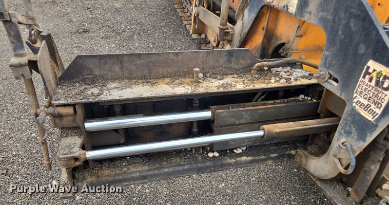 image for item FB9437 2015 Lee-Boy 8616B paver