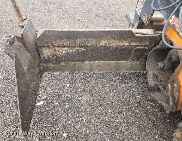 image for item FB9437 2015 Lee-Boy 8616B paver