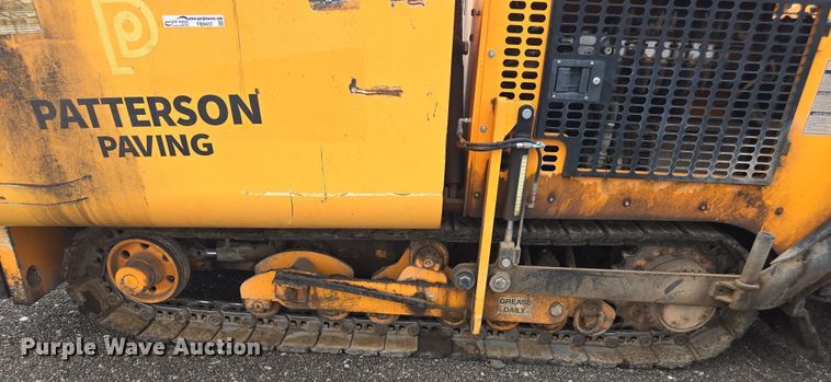 image for item FB9437 2015 Lee-Boy 8616B paver