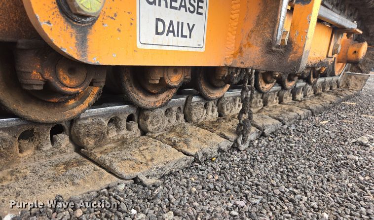 image for item FB9437 2015 Lee-Boy 8616B paver