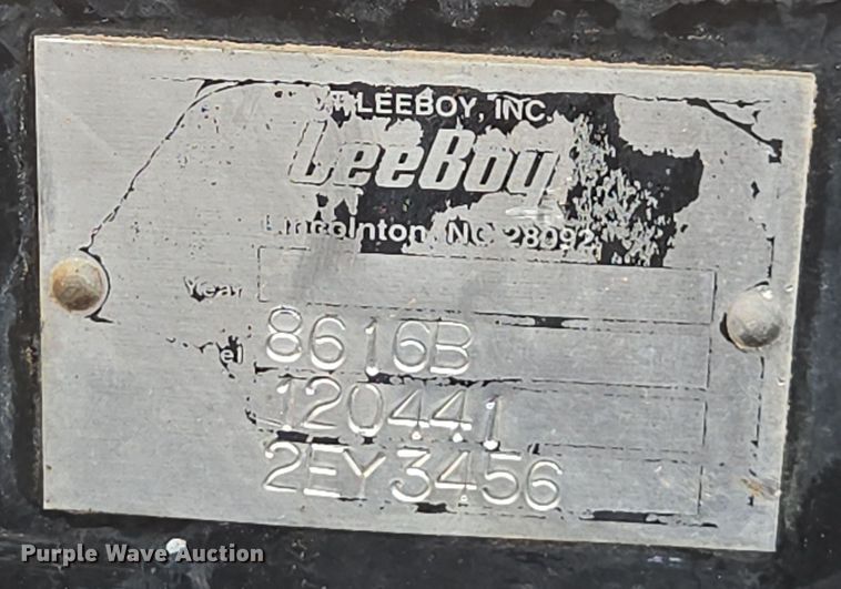 image for item FB9437 2015 Lee-Boy 8616B paver