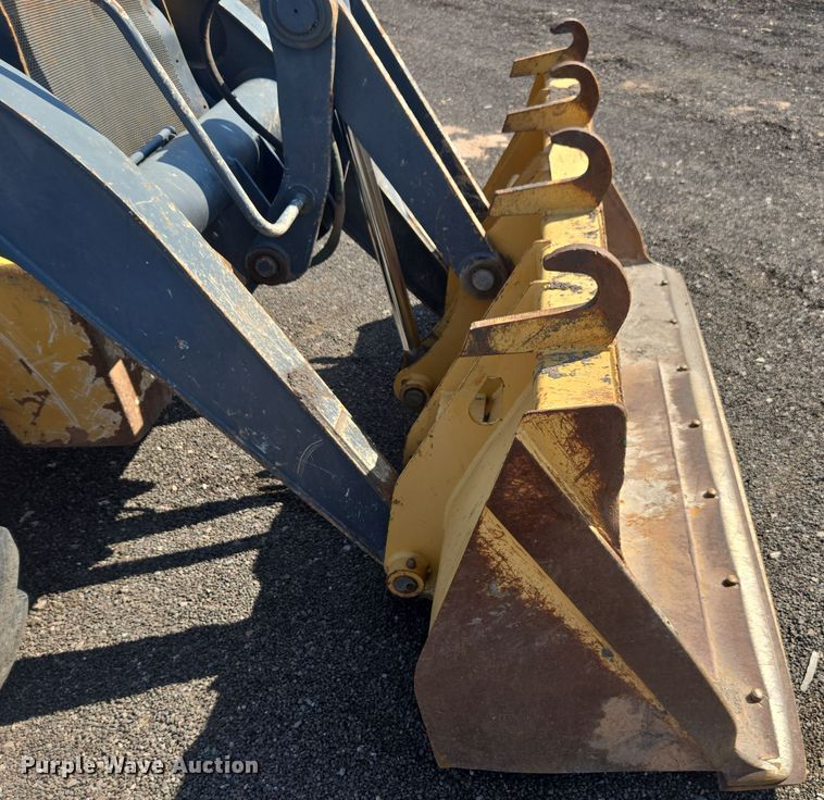 image for item FB9439 2017 John Deere 310SL backhoe