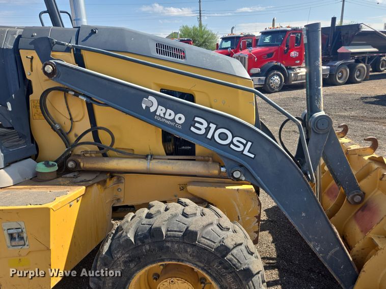 image for item FB9439 2017 John Deere 310SL backhoe