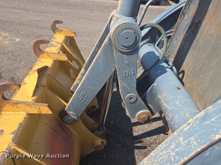 image for item FB9439 2017 John Deere 310SL backhoe