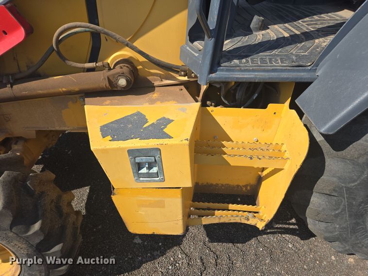 image for item FB9439 2017 John Deere 310SL backhoe