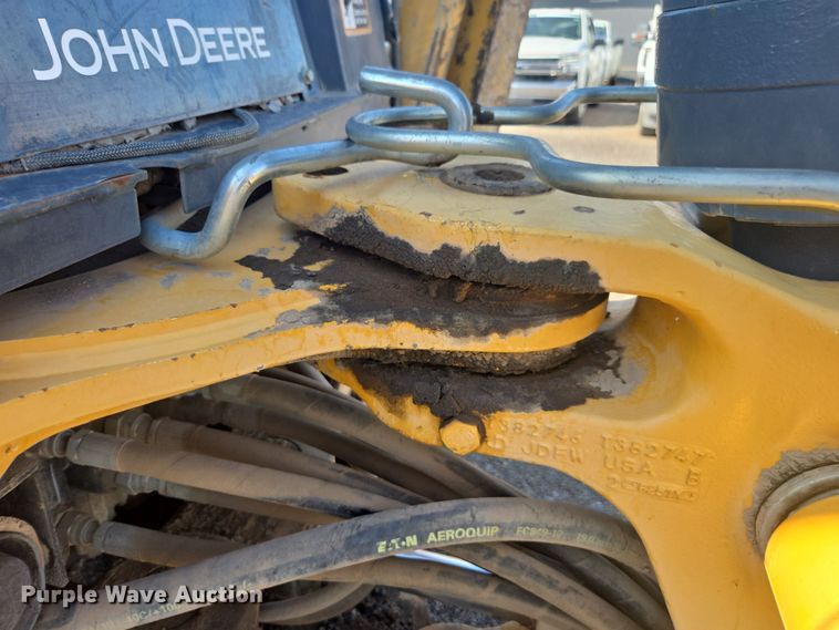 image for item FB9439 2017 John Deere 310SL backhoe