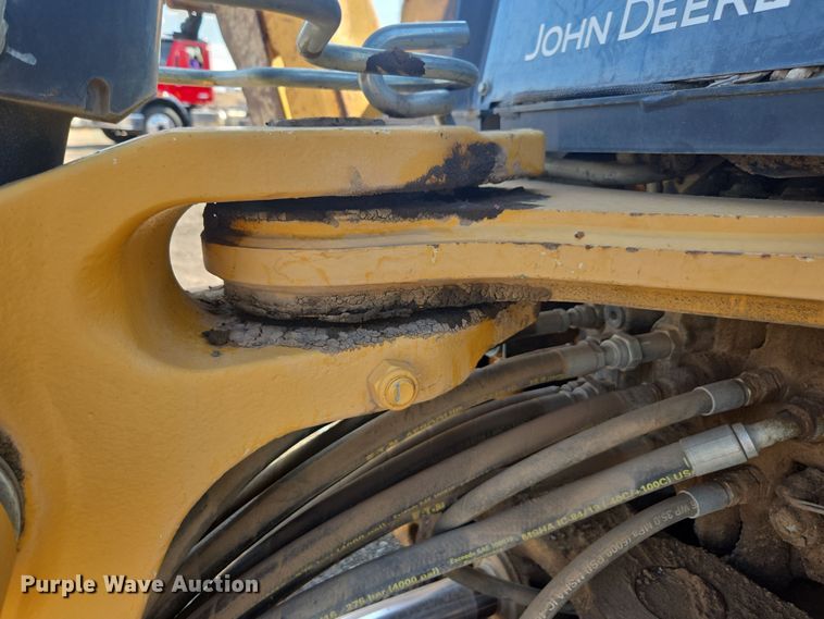 image for item FB9439 2017 John Deere 310SL backhoe