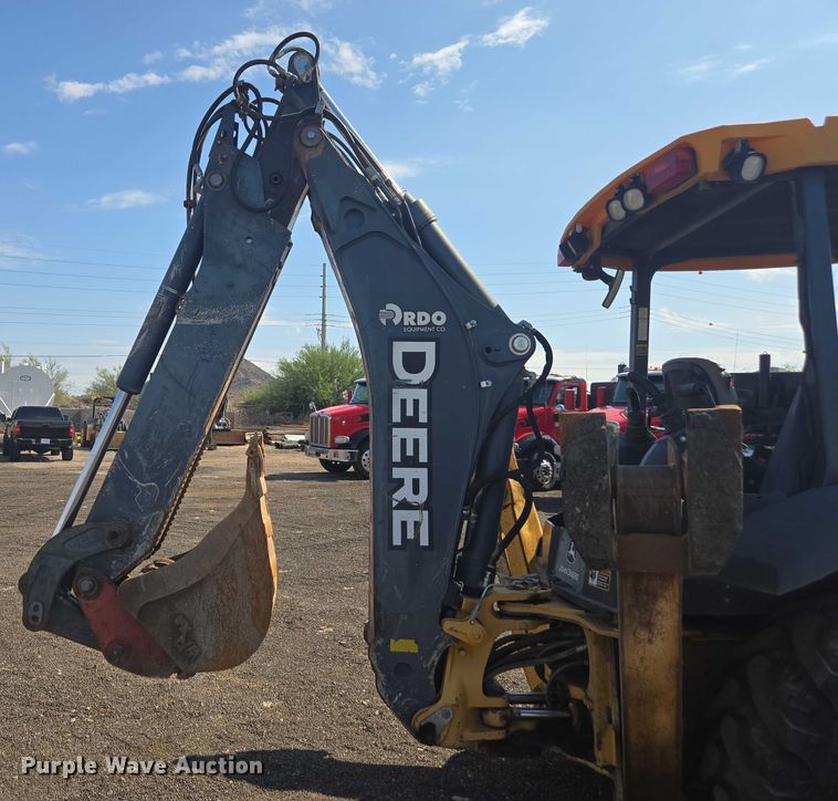 image for item FB9439 2017 John Deere 310SL backhoe