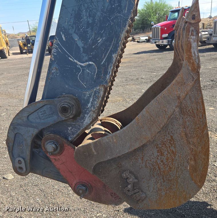 image for item FB9439 2017 John Deere 310SL backhoe