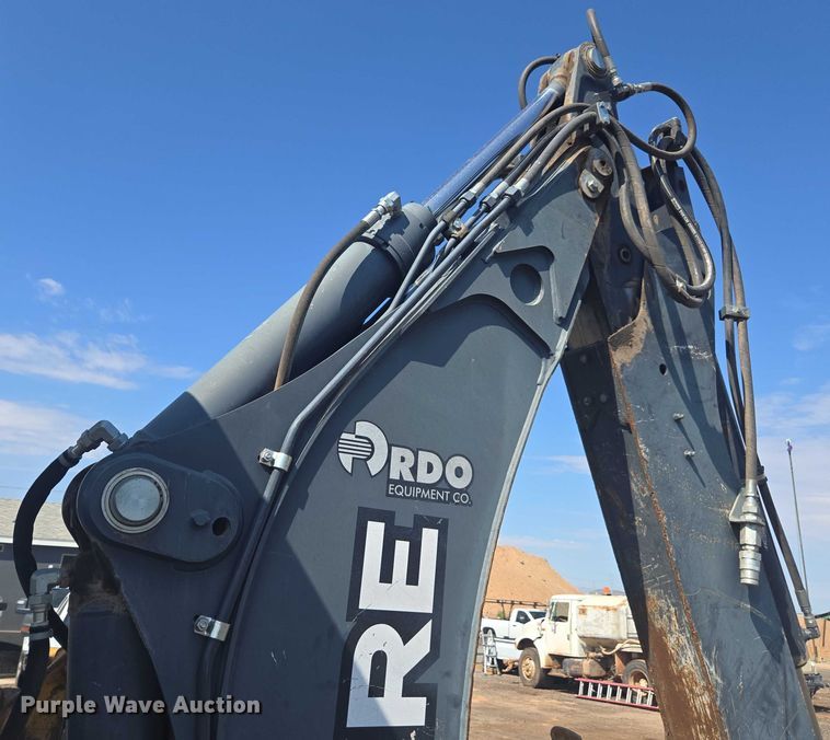 image for item FB9439 2017 John Deere 310SL backhoe