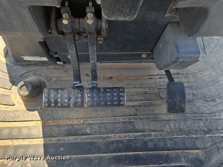 image for item FB9439 2017 John Deere 310SL backhoe