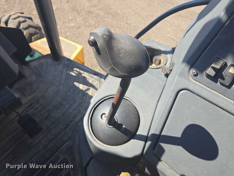 image for item FB9439 2017 John Deere 310SL backhoe