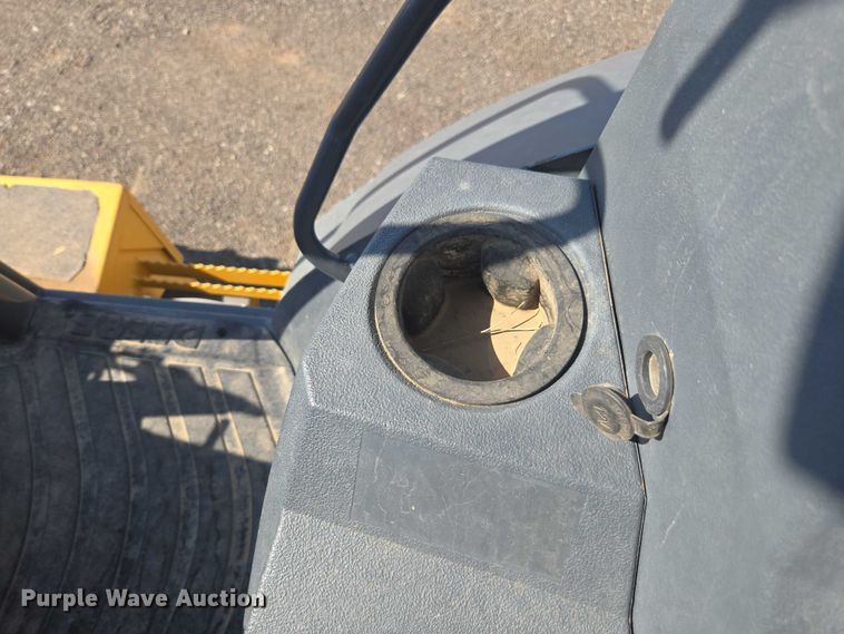 image for item FB9439 2017 John Deere 310SL backhoe