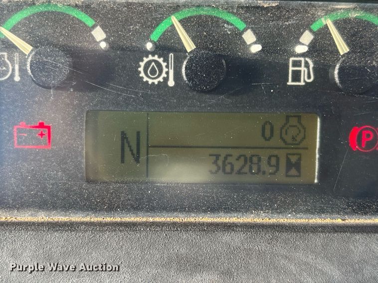 image for item FB9439 2017 John Deere 310SL backhoe