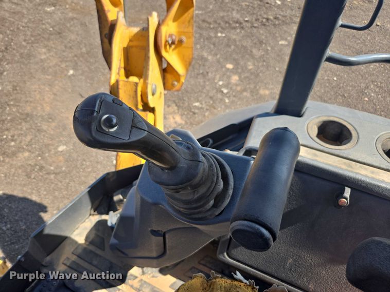 image for item FB9439 2017 John Deere 310SL backhoe