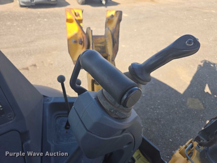 image for item FB9439 2017 John Deere 310SL backhoe