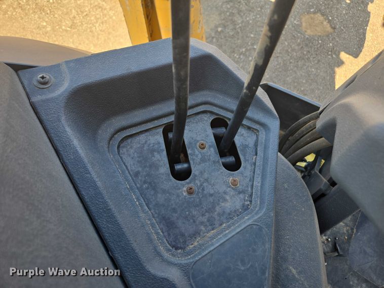 image for item FB9439 2017 John Deere 310SL backhoe